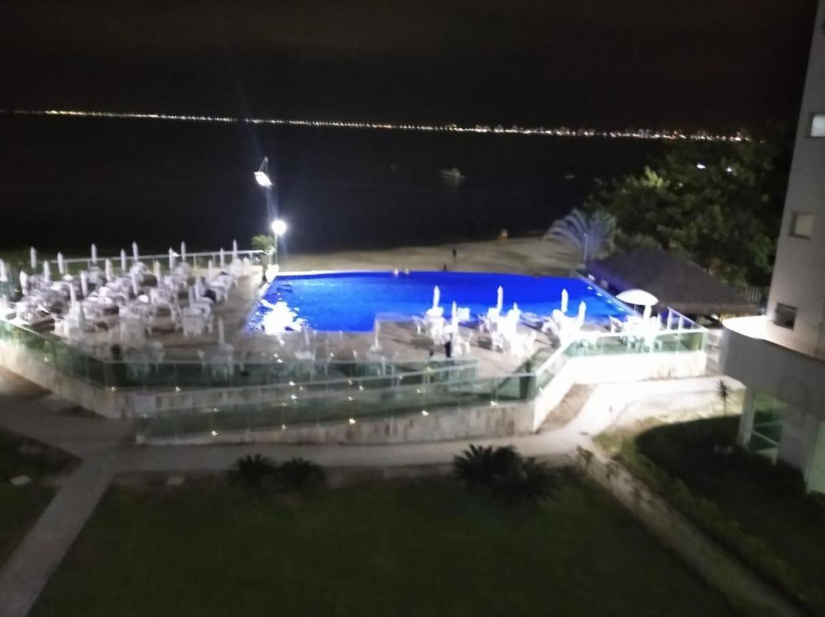 Apartamento Pe Na Areia Frente Para O Mar E Piscina Na Prainha คารากัวตาตูบา ภายนอก รูปภาพ