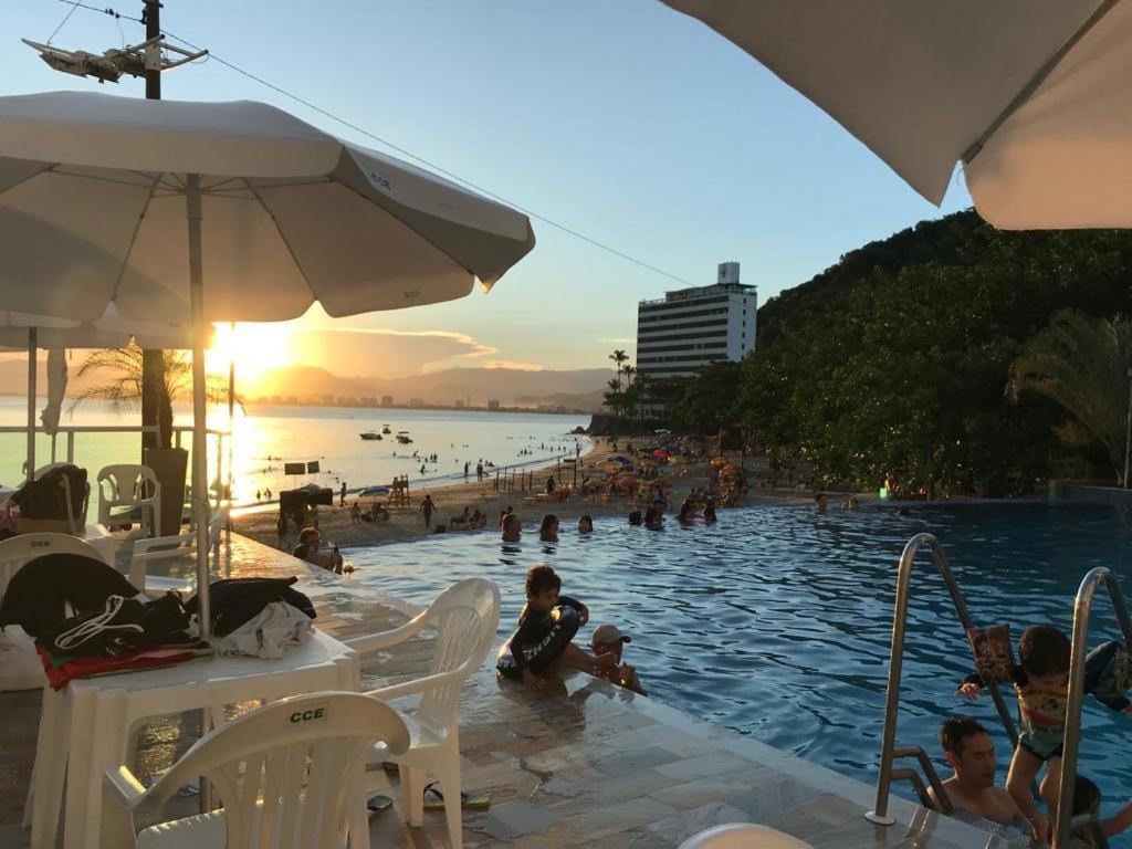Apartamento Pe Na Areia Frente Para O Mar E Piscina Na Prainha คารากัวตาตูบา ภายนอก รูปภาพ